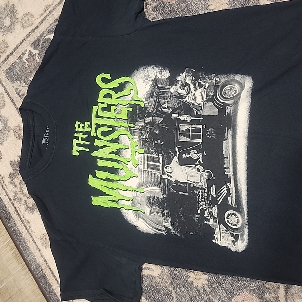 The Munsters Women's Black Tee Medium